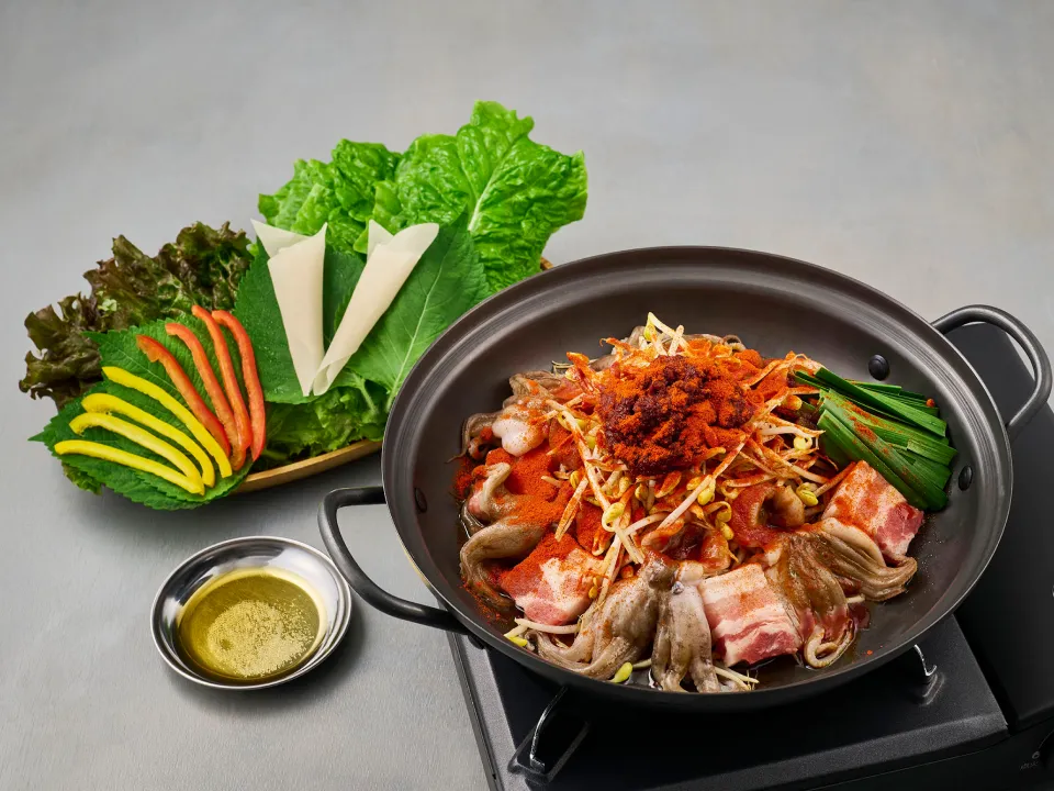 焼肉くるとん タレ焼肉と包み野菜の専門店